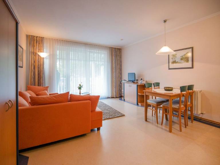 Komfort Ferienwohnung mit 1 Schlafzimmer und Balkon im Obergeschoss in Binz