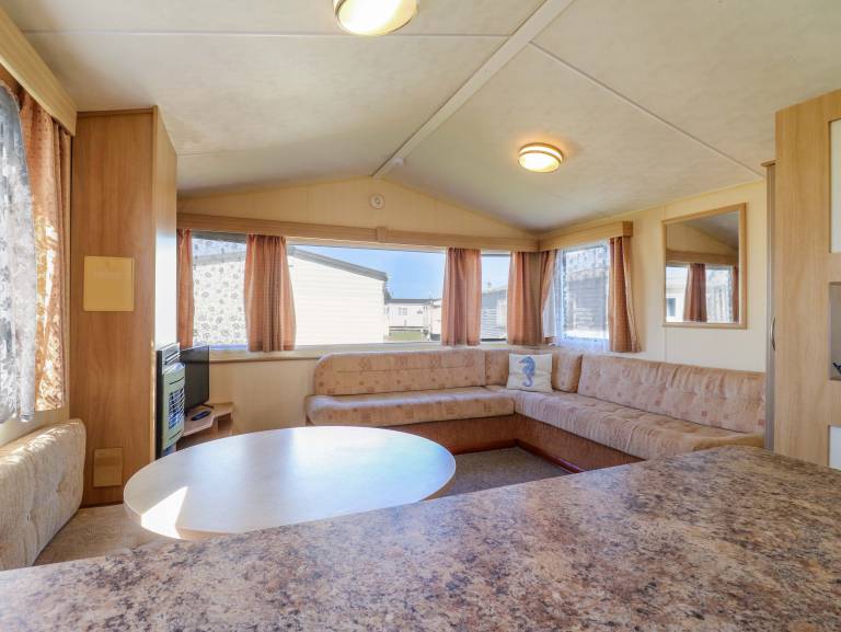 Family-oriented nice cottage with pool | Beach view | Pets are welcome — photo 3