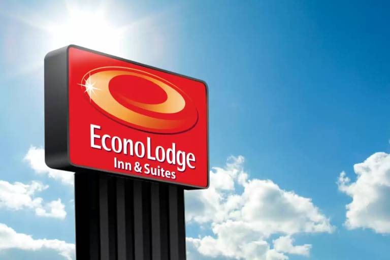 Econo Lodge Inn & Suites Vernal near Dinosaur Monument in Vernal, UT