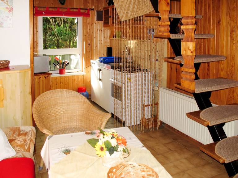 Holiday apartment with garden, barbecue & patio — photo 3