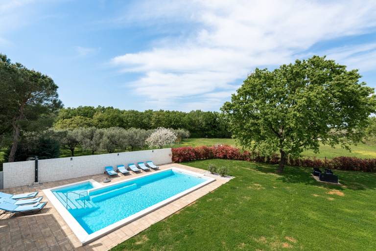 Fully equipped villa with sauna, yard & patio | Pets are welcome — photo 2