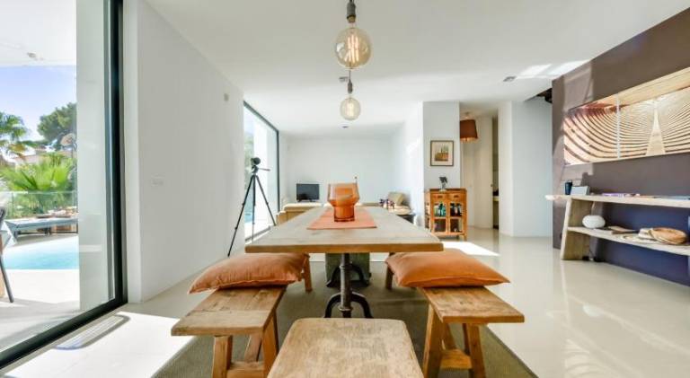 Villa with pool — photo 2