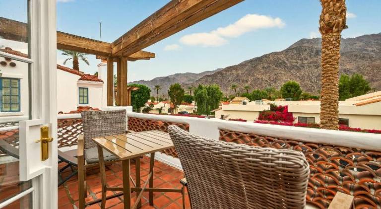 Fully equipped lovely apartment with pool & jacuzzi | Good for workation | Pets allowed in Riverside, CA
