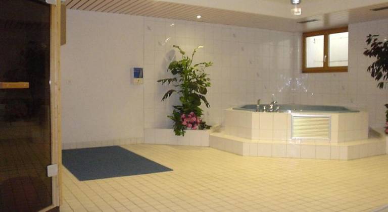 Holiday apartment with terrace, hot tub & sauna — photo 4