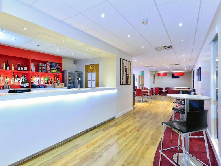 Travelodge Aberdeen Central — photo 4