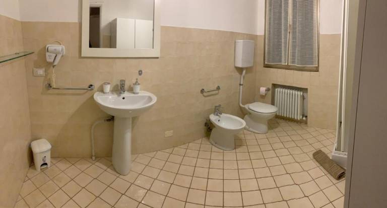 Dedicated room with patio & garden — photo 4
