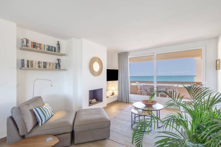 Charming holiday apartment with garden, fast internet & terrace | Garden view | Next to the beach | Pets are welcome — photo 5