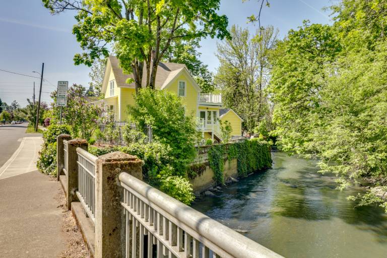 Historic Home Near Downtown Salem: Walk to Capitol — photo 2
