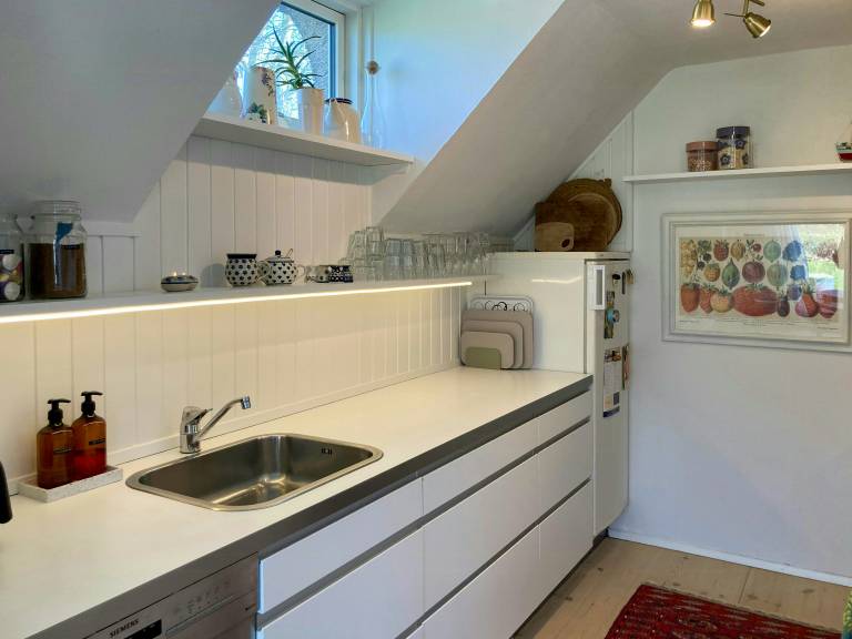 Children-friendly charming vacation home with patio, BBQ & garden | Water view | Perfect for remote work | Dogs allowed — photo 5