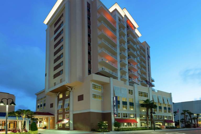 Hampton Inn & Suites Clearwater Beach in Clearwater, BC
