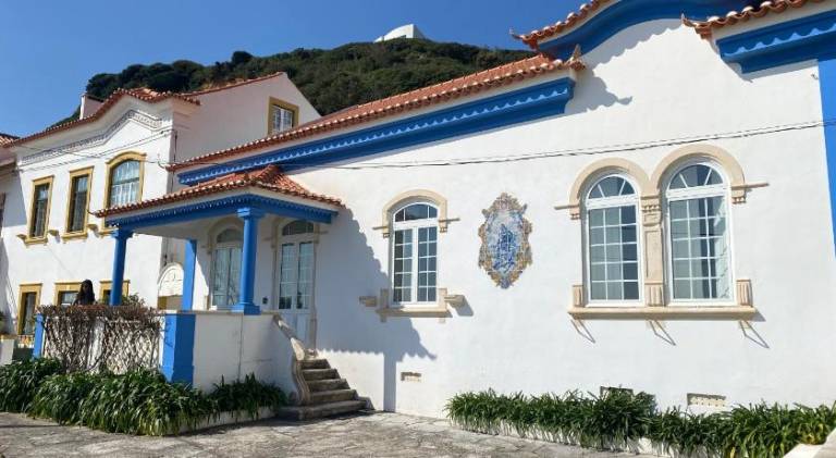 Rental apartment with terrace, yard & barbecue in Leiria