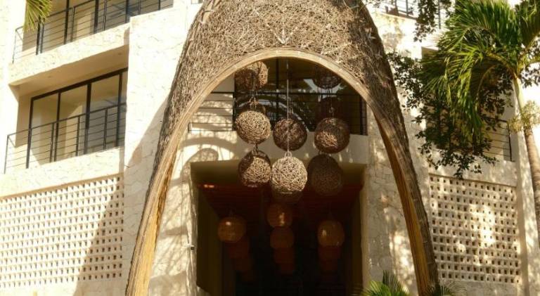 Downtown Penthouse with Private Pool, Rooftop Pool and Gym, short distance from Beaches, Restaurants — photo 4