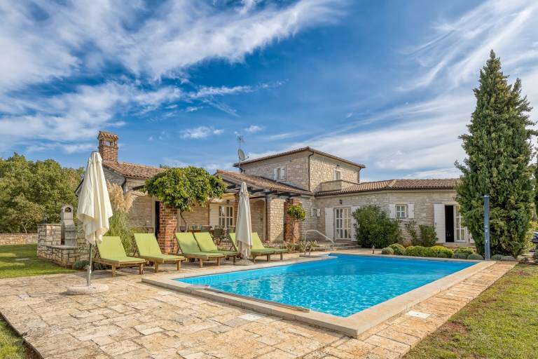 Villa with terrace, private pool & fast internet — photo 2