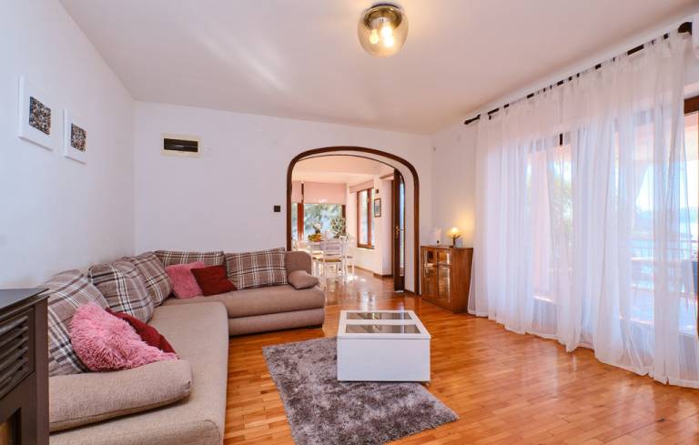 Rental apartment with barbeque, garden & terrace — photo 2