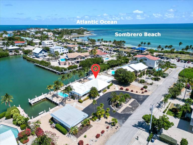 Blue Marlin House Waterfront Pool Home, Steps from the Beach, Hot Tub, 210' Dock in Marathon, FL