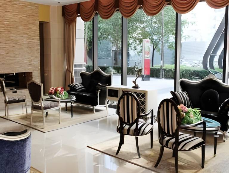 Serviced apartment with terrace & pool | Suitable for remote work | Pets allowed — photo 5