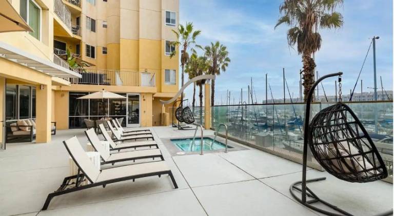 Holiday apartment with pool & hot tub — photo 2