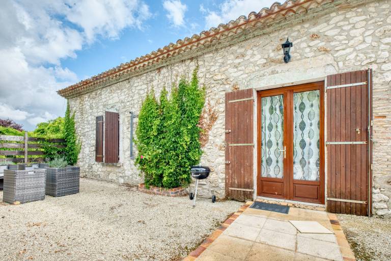 La Garenne – Family Cottage with Pool and Jacuzzi on 12 Hectares near Bergerac — photo 2