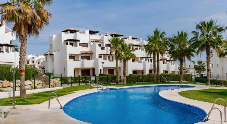 Fully equipped charming apartment with jacuzzi, terrace & pool | Pet-friendly — photo 2