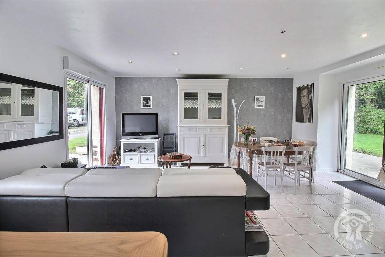 Gite with yard & terrace — photo 4