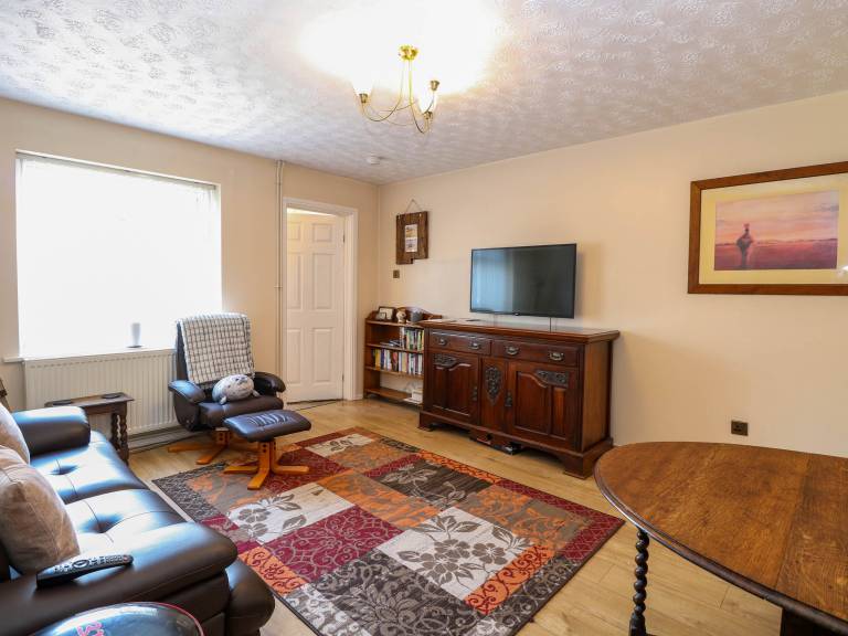 Family-oriented wonderful cottage with garden | Beach view | Pet-friendly — photo 4