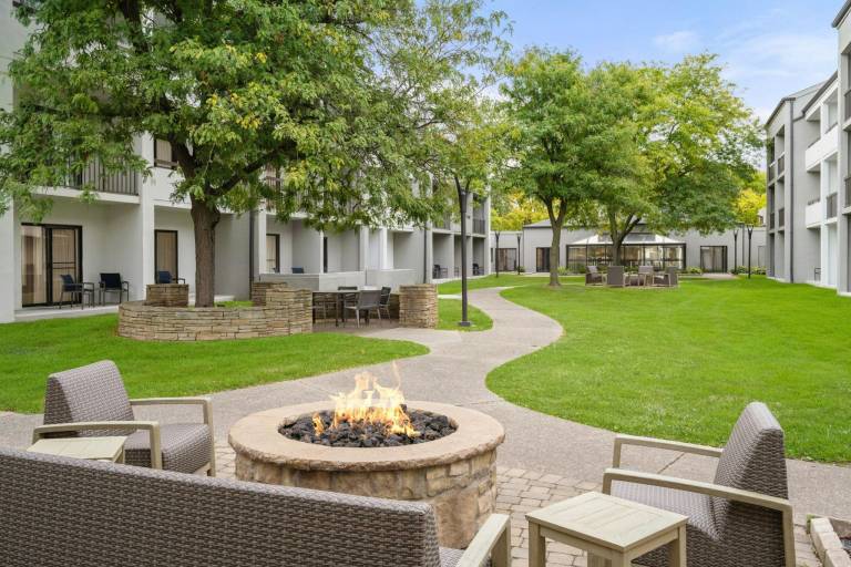 Courtyard by Marriott Detroit Metro Airport Romulus — photo 2