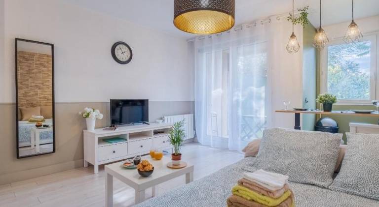 Les Elfes - avec entree autonome, clim neuve, jardin, parking prive & gourmandises offertes ! - — photo 2