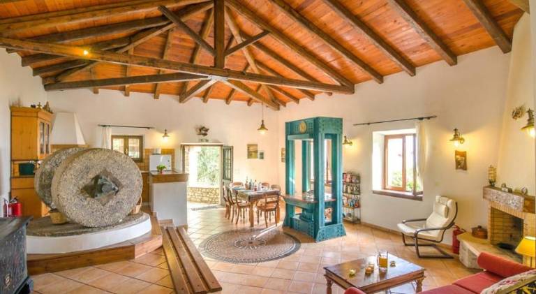 Fully equipped villa with terrace, private pool & grill | Suitable for remote work | Pets are welcome — photo 2