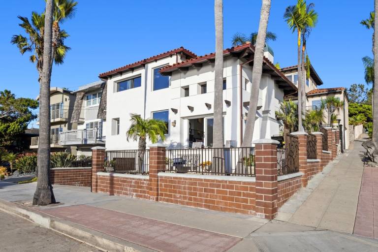 House  Pacific Beach