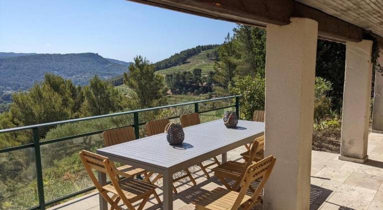 Provencal house between sea and vineyards — photo 5