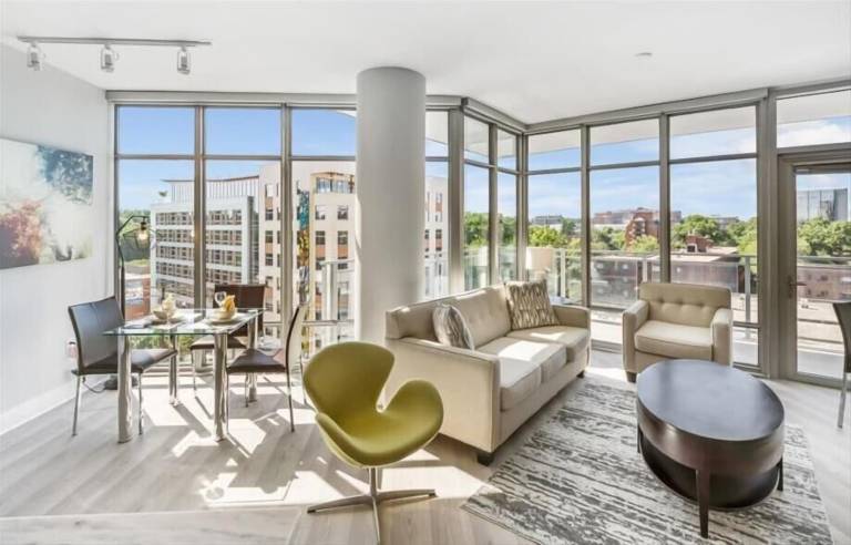 Apartment  Chevy Chase