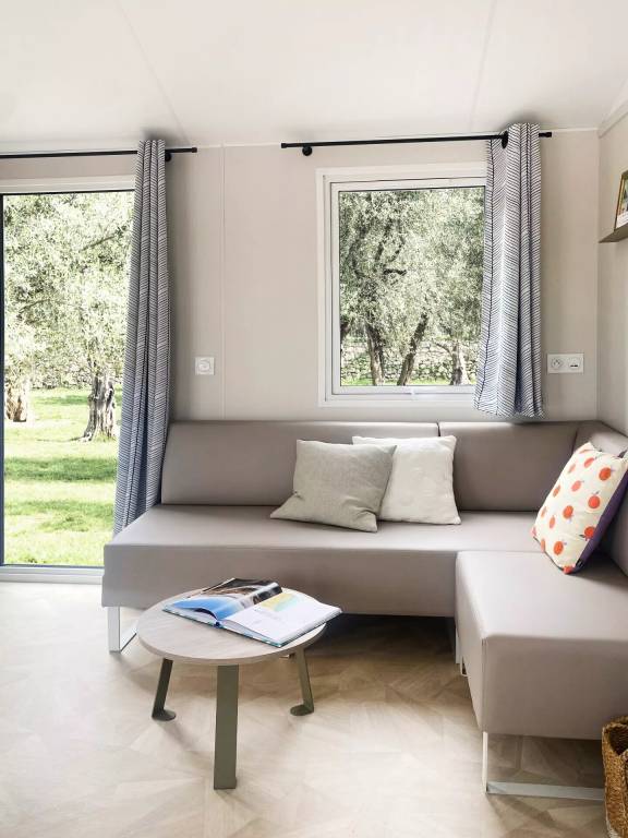 Campsite Eurocamping Pacengo - Mobile home Comfort 3 bdr. 6 pers. Covered Decking A/C — photo 3