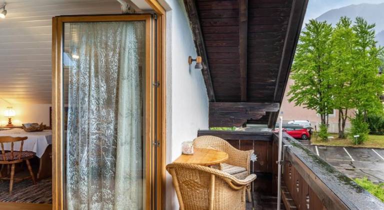 Beautiful vacation home with patio | Dogs allowed — photo 4