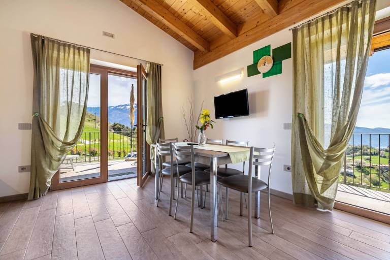 Apartment Bocca Nevese Pino with Lake View, Garden & Wi-Fi — photo 5