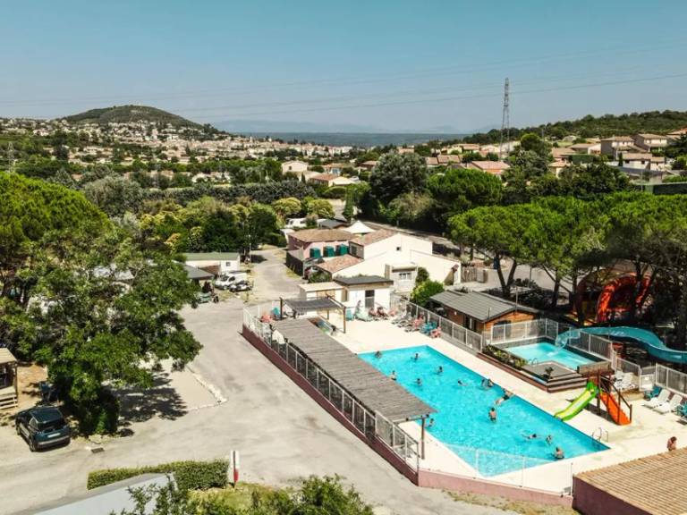 Family-friendly beautiful mobile home with terrace & heated pool | Pets are welcome in Manosque