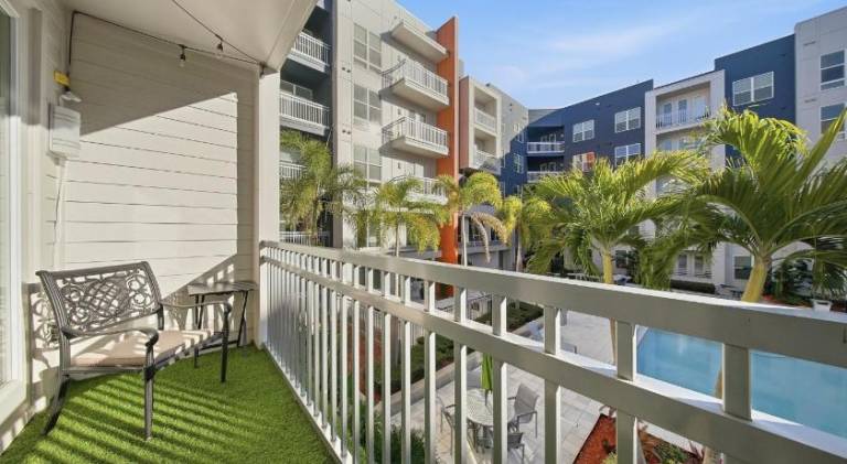 Stylish 2BR w Balcony, Pool & Pet-Friendly 15 — photo 3