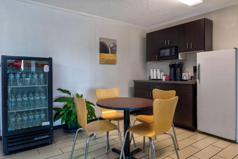 Motel 6 Cookeville, TN — photo 3