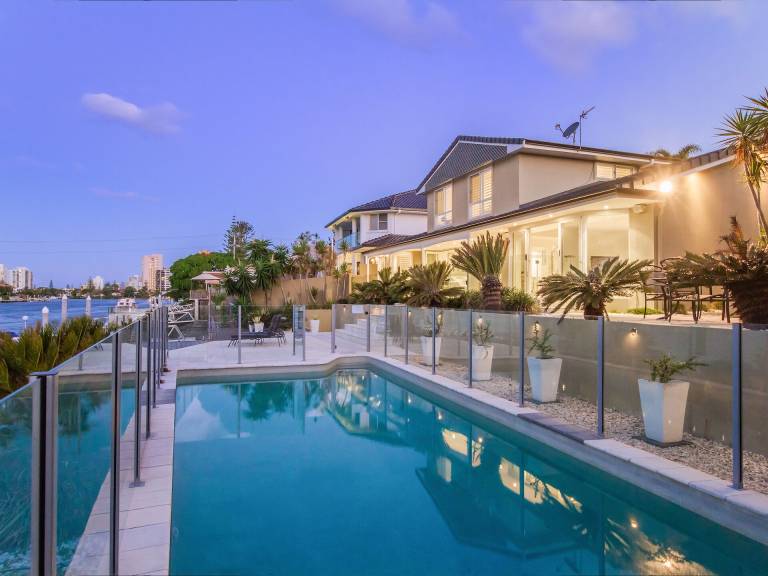 House  Mermaid Beach