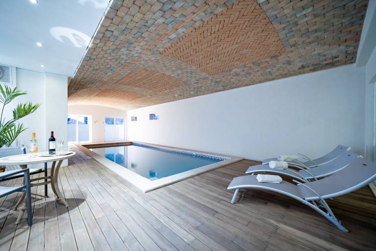 Villa with patio, garden & private pool | Panoramic view — photo 5