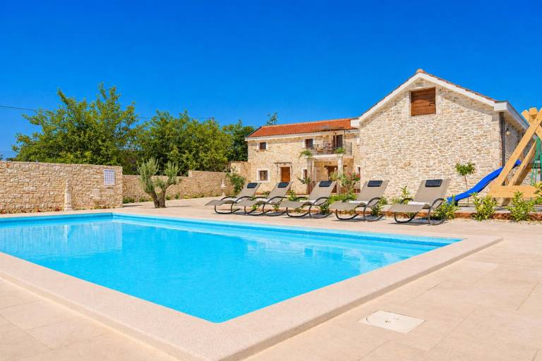 Villa Debeljak