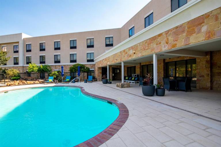 Hampton Inn & Suites College Station/US 6-East Bypass — photo 3