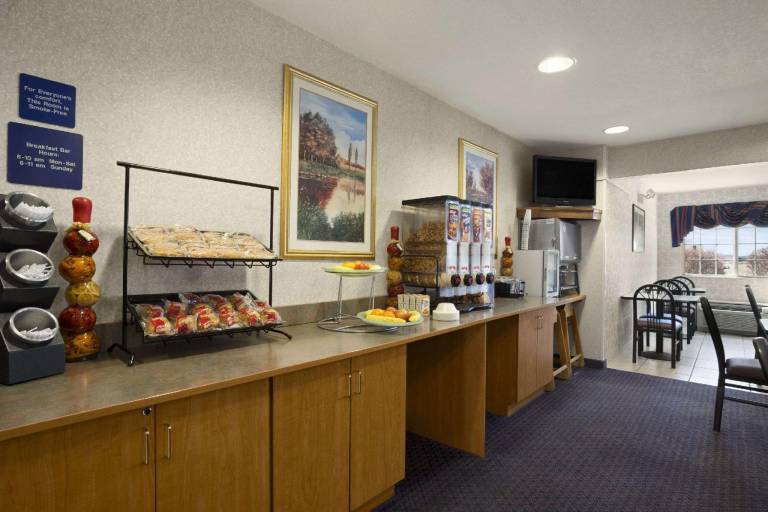 Ramada Limited Bloomington — photo 3