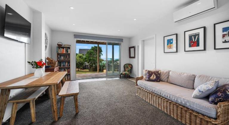 Apartment with hot tub in Auckland