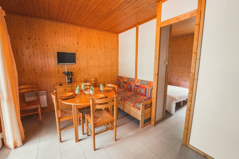 Chalet Pierre et bois 4/5 personnes - Camping du Golf des Gorges du Tarn — photo 2