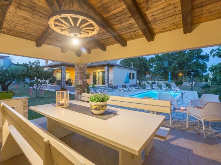 Vacation home with private pool, grill & yard | Nature view — photo 2