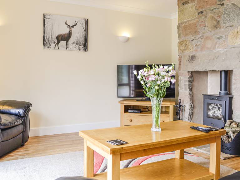 Family-oriented lovely cottage with hot tub | Pets are welcome — photo 3