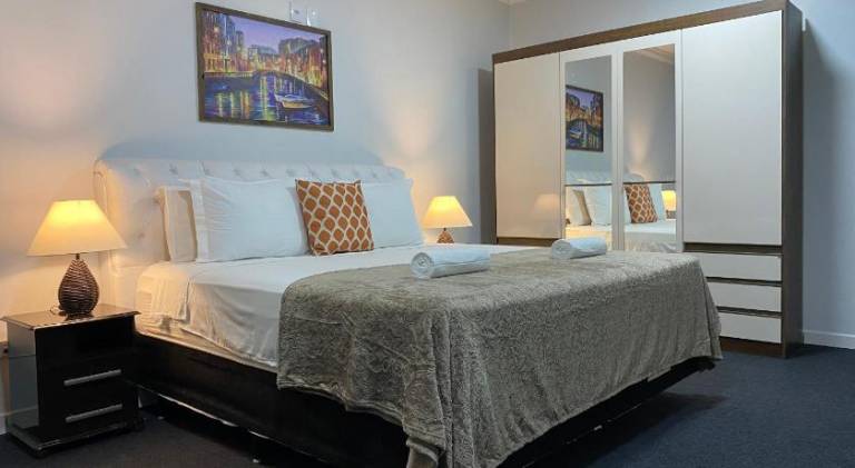 Quarto Luxo Silver in Anapolis