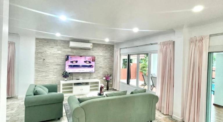 Beautiful villa with pool & jacuzzi | Close to the beach | Pets are welcome — photo 3