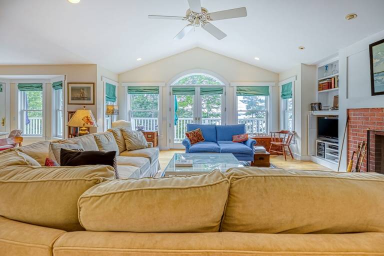 House  Seal Cove