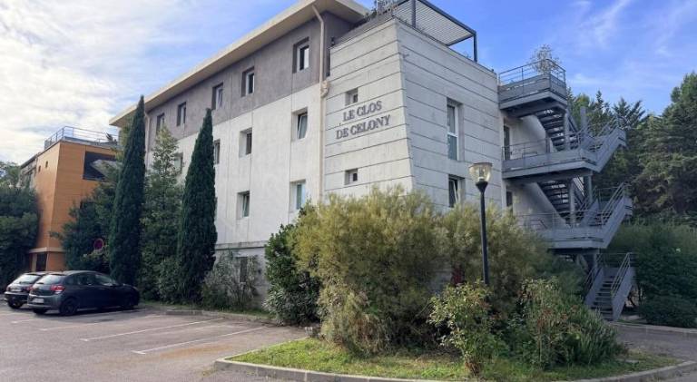 Apartment with private pool in Aix-en-Provence